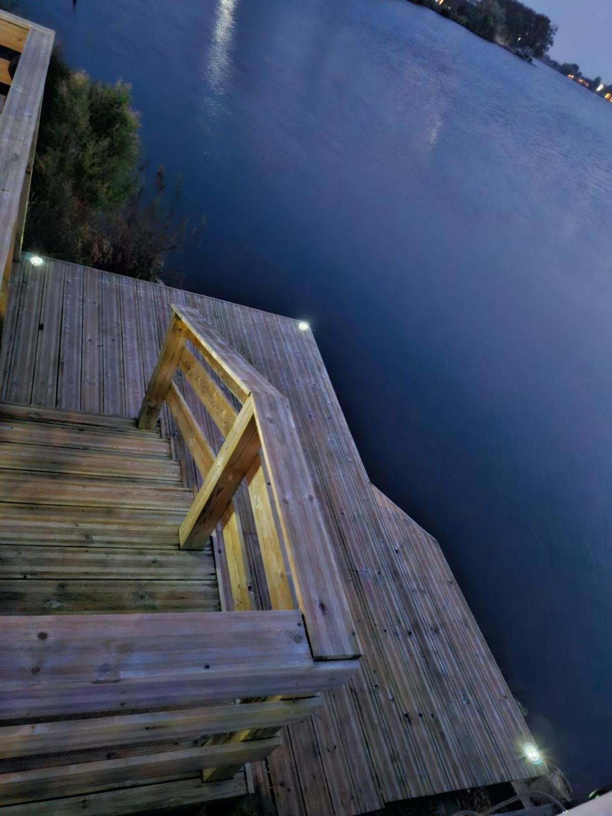 Lakeside Holiday Home With Hot Tub Tattershall Ngoại thất bức ảnh