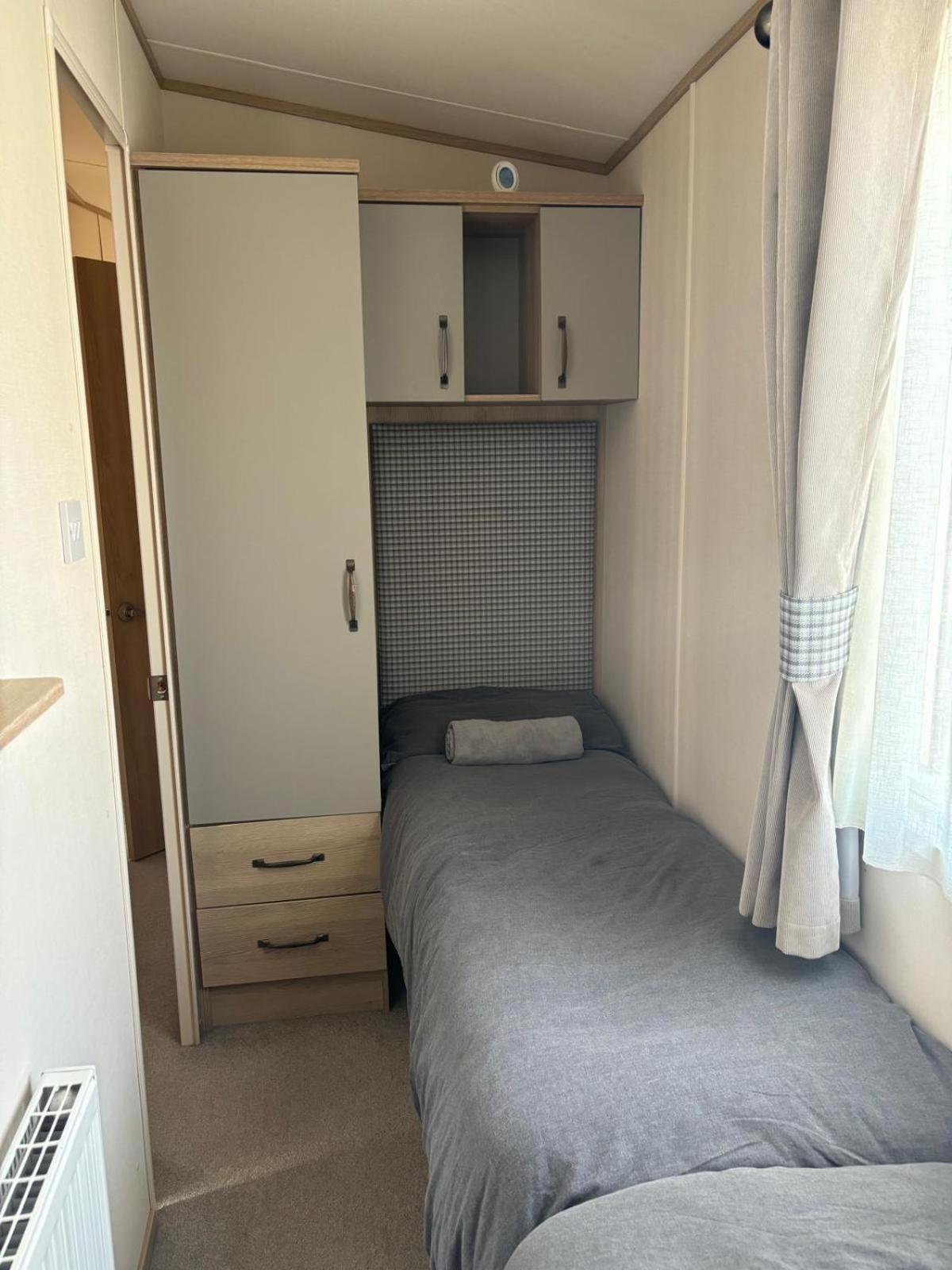Lakeside Holiday Home With Hot Tub Tattershall Ngoại thất bức ảnh
