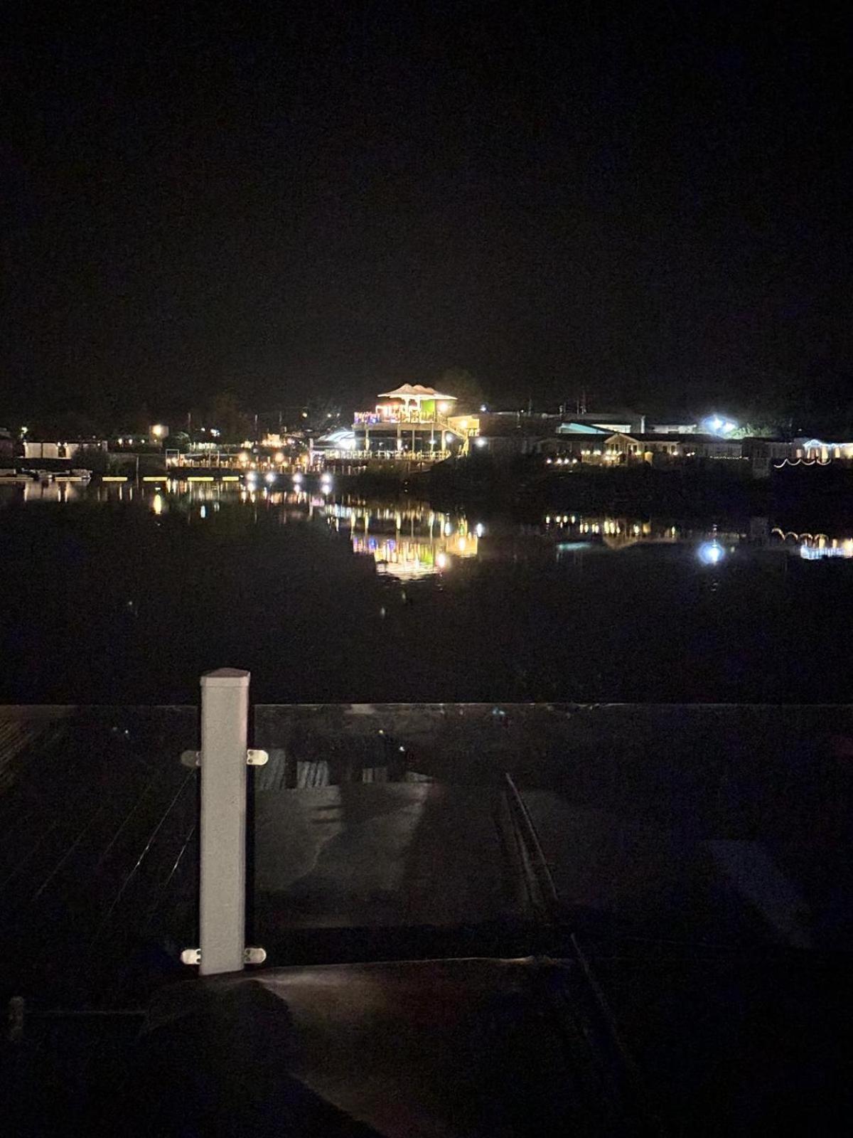 Lakeside Holiday Home With Hot Tub Tattershall Ngoại thất bức ảnh