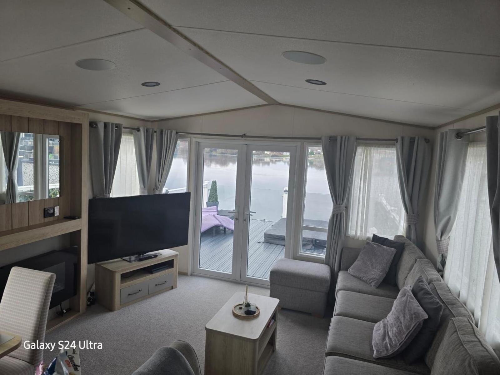 Lakeside Holiday Home With Hot Tub Tattershall Ngoại thất bức ảnh