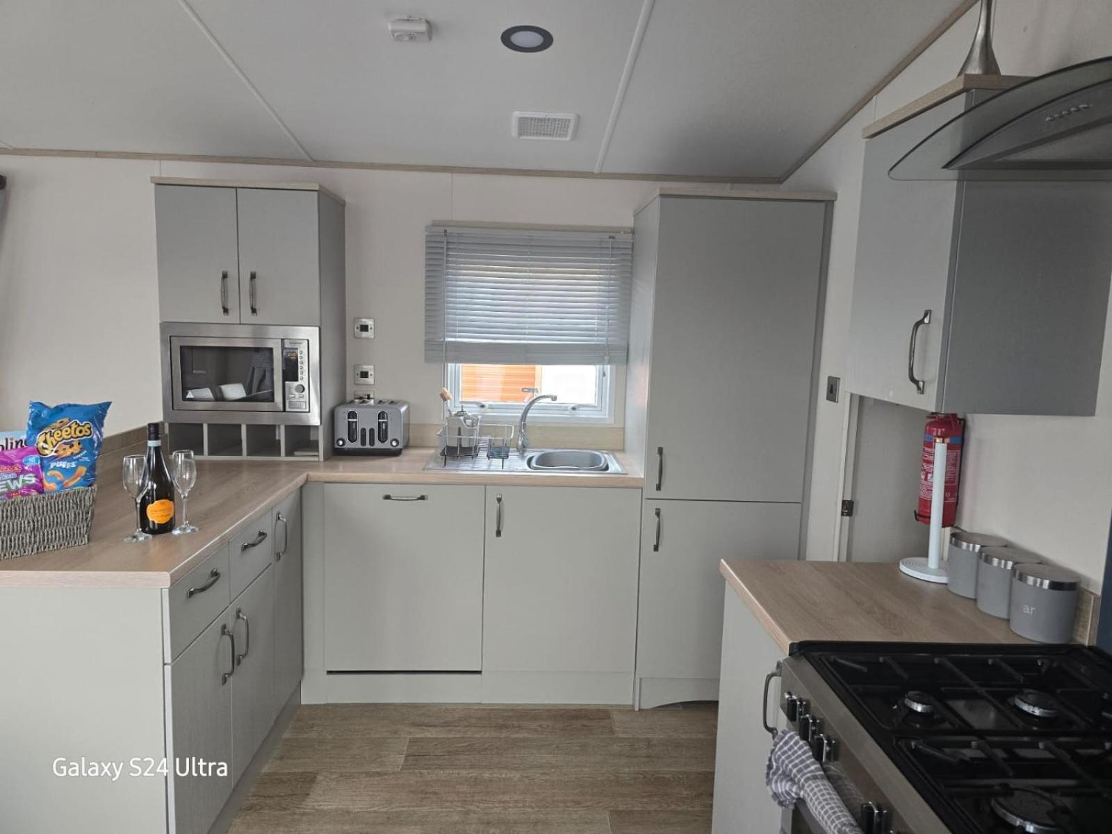 Lakeside Holiday Home With Hot Tub Tattershall Ngoại thất bức ảnh