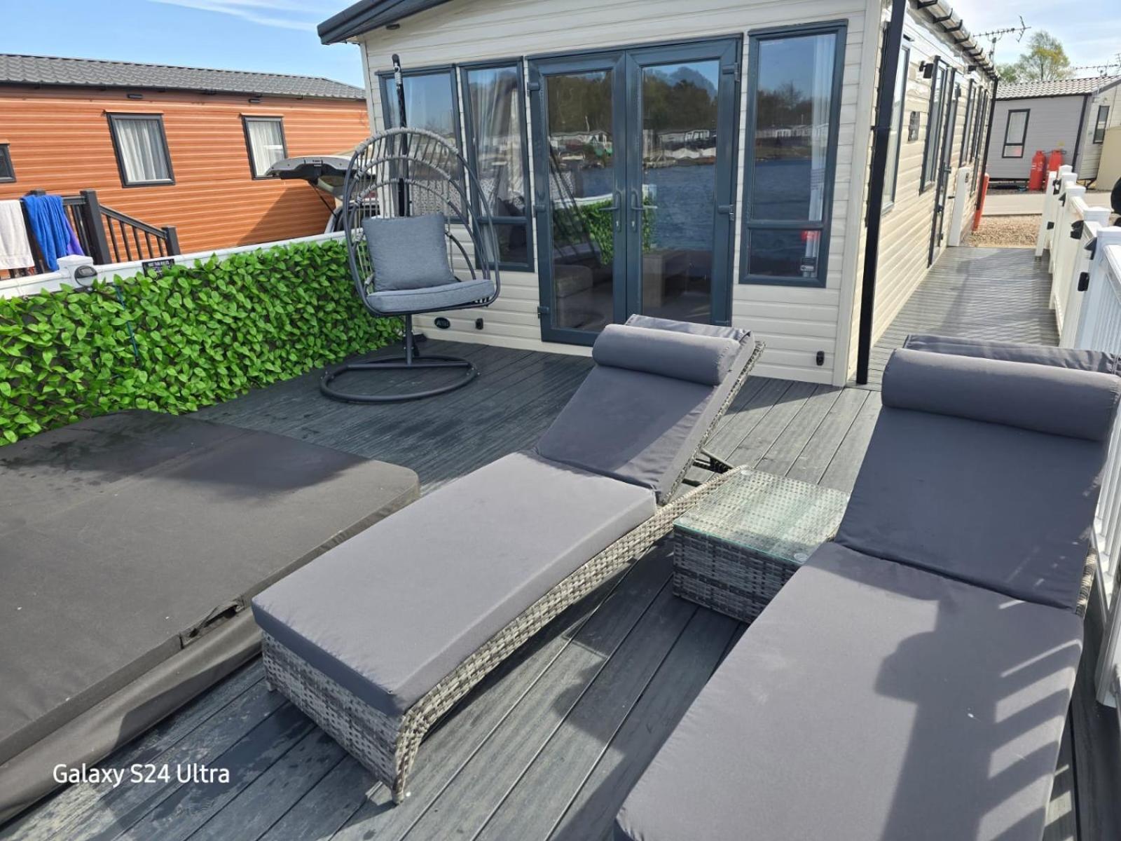 Lakeside Holiday Home With Hot Tub Tattershall Ngoại thất bức ảnh